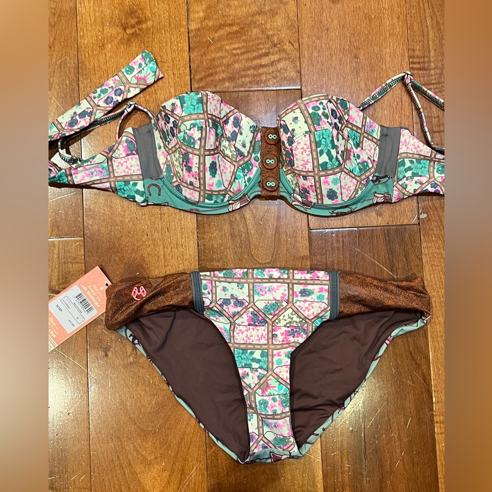 Maaji. Bikini. NWT. Top M. Bottom M.